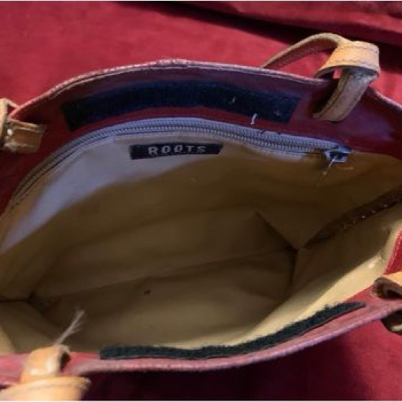 Vintage Roots Shoulder Bag Red with Whipstitch - Picture 4 of 4